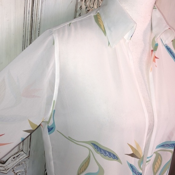 Banana Bay Fine Resort-wear Sheer Mid Sleeve Tropical Print Front Tie Top S/S - Picture 5 of 12